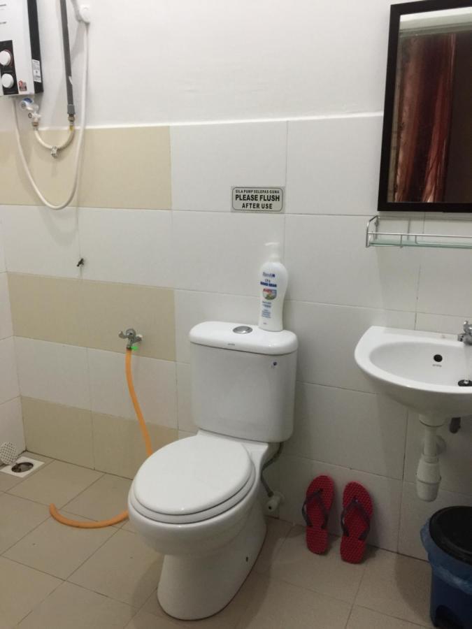 Ana Jalan Airport Rumah tetamu 2*